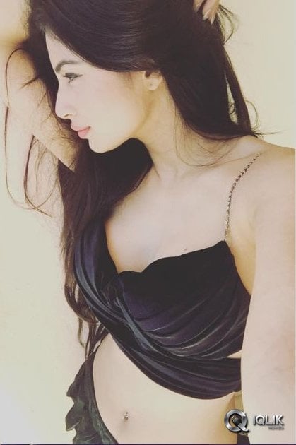 Mouni-Roy